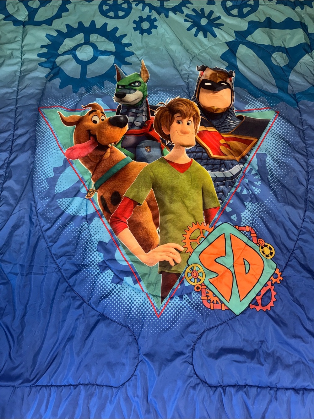 Scooby-Doo Twin/Full 4-Piece Sheet Set with Reversible Comforter 72” x 86”